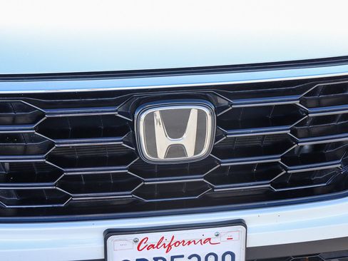 Used 2025 Honda CR-V EX-L image 13