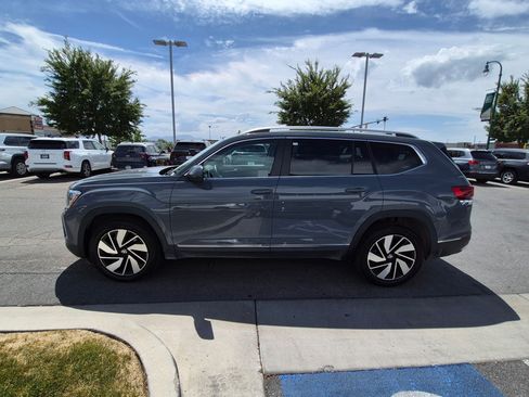 Used 2025 Volkswagen Atlas SEL AWD/4WD image 10