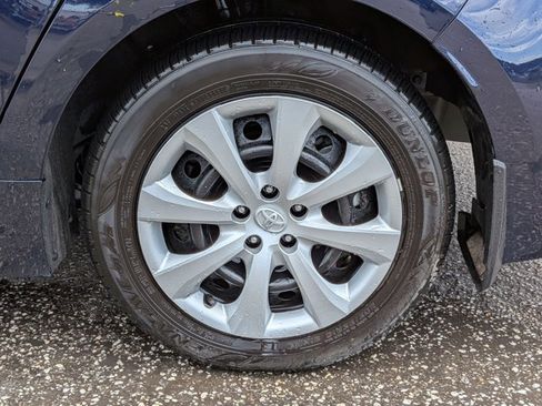 Used 2024 Toyota Corolla LE FWD image 3
