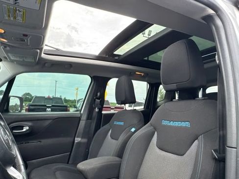 Used 2021 Jeep Renegade Latitude AWD/4WD image 26