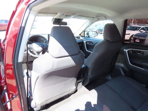 Used 2022 Toyota RAV4 LE image 14