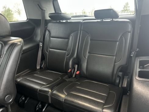 Used 2023 GMC Acadia SLT w/ Elevation Edition image 23