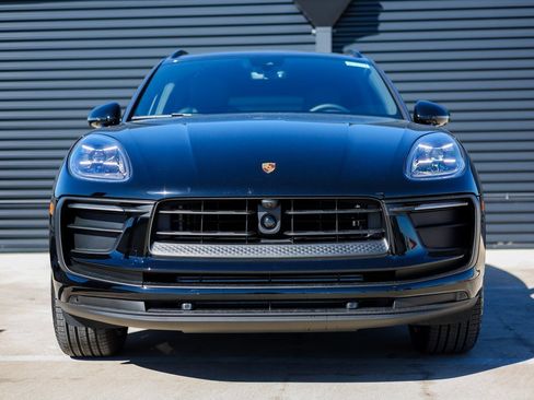 Certified 2026 Porsche Macan AWD/4WD image 10