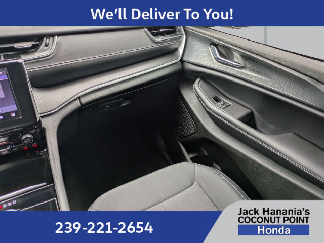 Used 2024 Jeep Grand Cherokee Laredo X w/ Trailer Tow Package AWD/4WD image 54