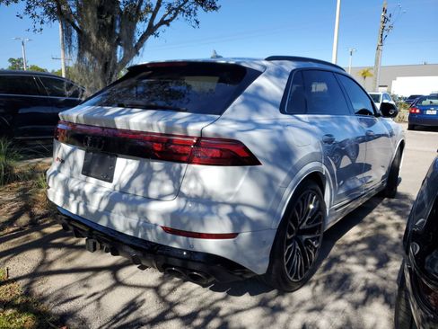 Certified 2024 Audi SQ8 Prestige image 4