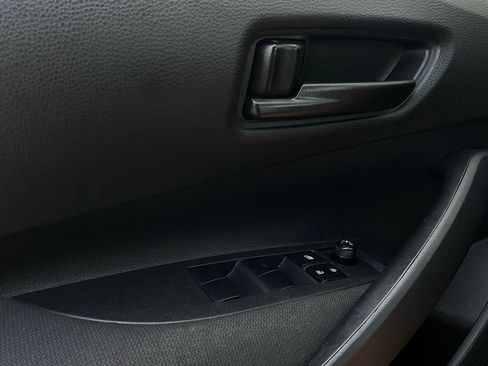 Used 2025 Toyota Corolla LE image 19