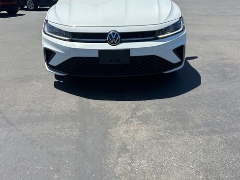Used 2025 Volkswagen Jetta Sport FWD image 4