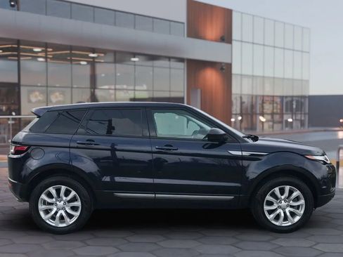 Used 2018 Land Rover Range Rover Evoque image 4