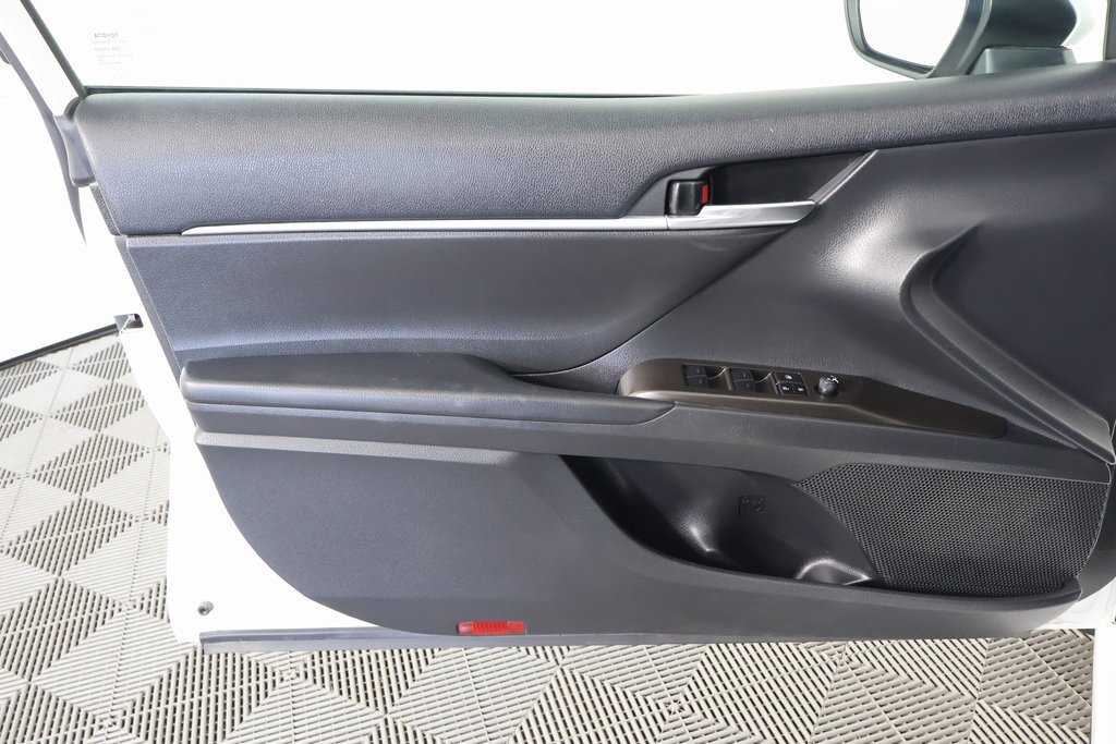 Used 2023 Toyota Camry SE FWD image 12