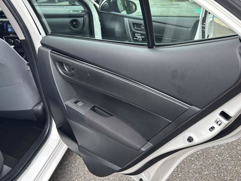 Used 2017 Toyota Corolla LE image 13