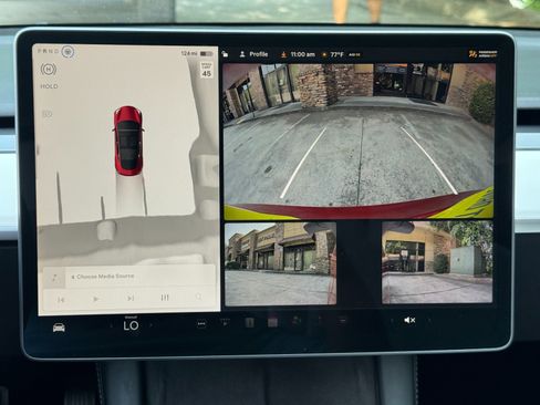 Used 2023 Tesla Model 3 Standard Range image 31