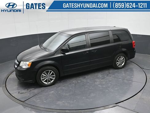 Used 2016 Dodge Grand Caravan SE image 43
