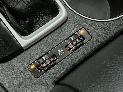 Used 2018 Toyota Highlander Limited image 21