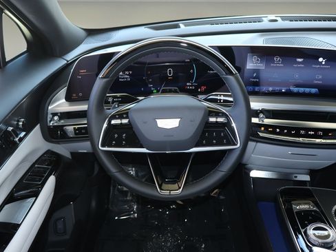 New 2026 Cadillac Lyriq Luxury image 16