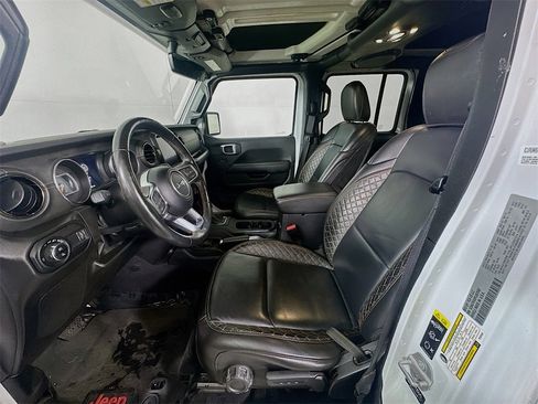Used 2023 Jeep Gladiator Overland image 15