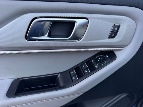 New 2026 Ford Explorer Active w/ Active Comfort Package image 21