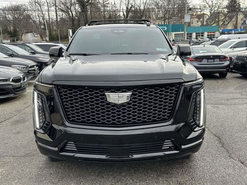 Used 2025 Cadillac Escalade Sport Platinum w/ LPO, ONYX Package AWD/4WD image 8