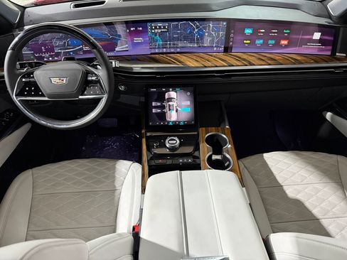 New 2025 Cadillac Escalade Premium Luxury Platinum image 12