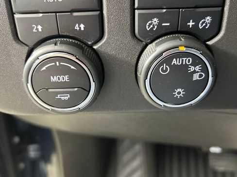 Used 2022 Chevrolet Silverado 1500 LT image 18