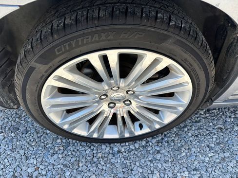 Used 2014 Chrysler 300 C image 23