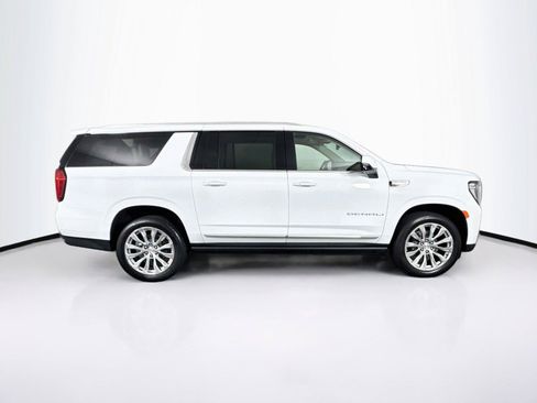 Used 2024 GMC Yukon XL Denali AWD/4WD image 11