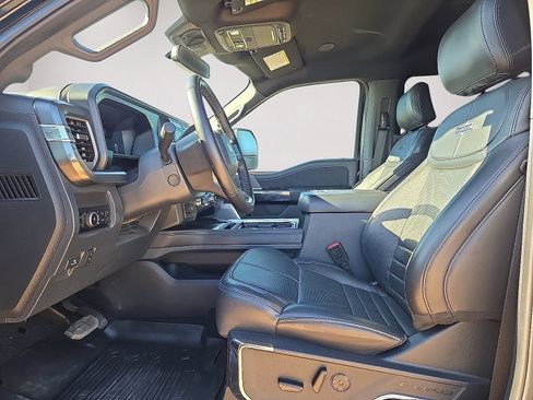 Used 2025 Ford F450 Platinum w/ FX4 Off-Road Package AWD/4WD image 24