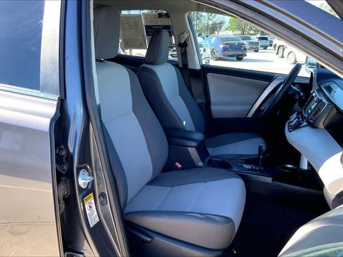 Used 2015 Toyota RAV4 LE image 7