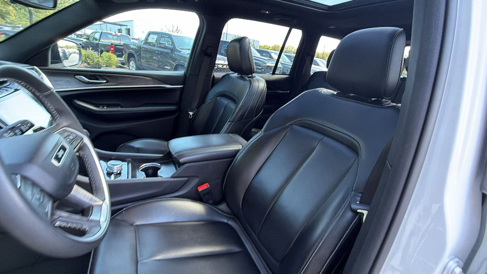 Used 2024 Jeep Grand Cherokee Limited 4xe AWD/4WD image 17
