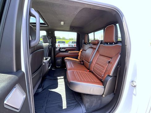 Used 2024 GMC Sierra 3500 Denali Ultimate AWD/4WD image 19
