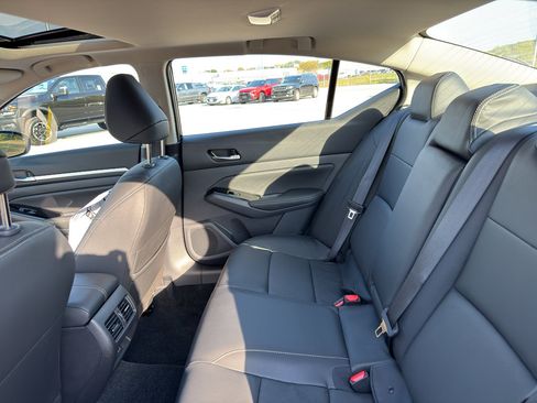 New 2025 Nissan Altima 2.5 SL image 32