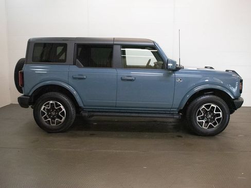 Used 2024 Ford Bronco Outer Banks AWD/4WD image 3