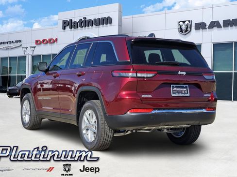 New 2026 Jeep Grand Cherokee Laredo image 4