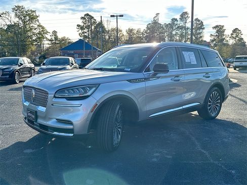 Used 2022 Lincoln Aviator Reserve w/ Elements Package Plus image 2