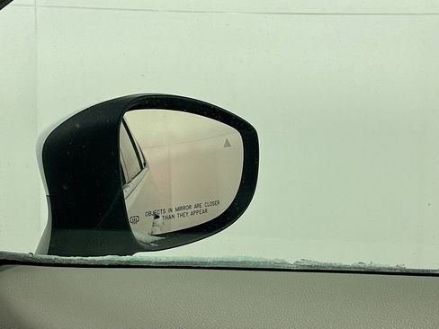 Used 2023 Chrysler Pacifica Touring-L image 24