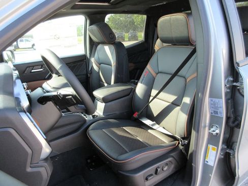 New 2026 GMC Canyon AT4 w/ Technology Plus Package AWD/4WD image 9