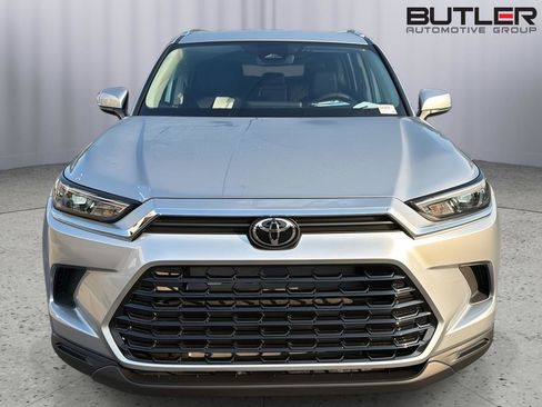 New 2026 Toyota Grand Highlander FWD image 9
