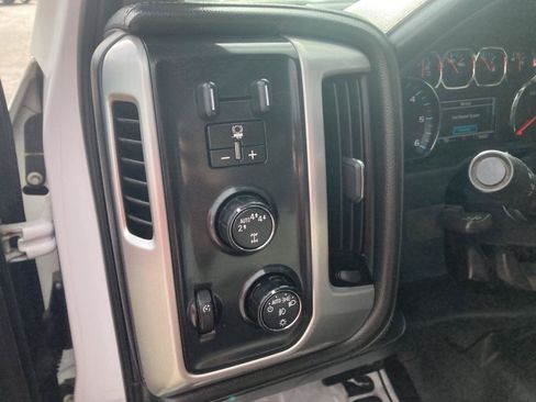 Used 2017 GMC Sierra 1500 SLE w/ SLE Value Package AWD/4WD image 12