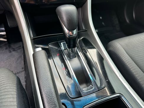 Used 2017 Honda Accord LX image 43