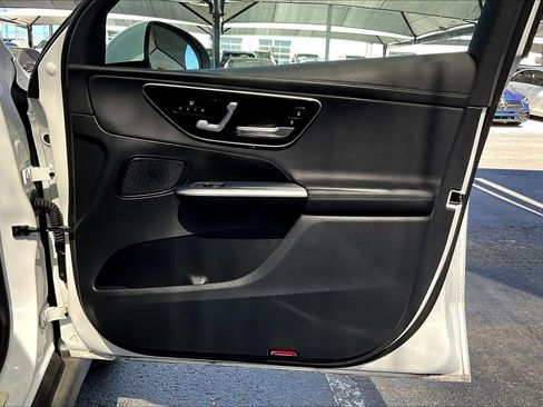 Used 2024 Mercedes-Benz GLC 300 4MATIC image 22