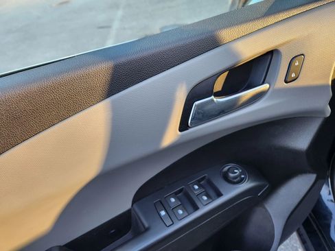 Used 2014 Chevrolet Sonic LT image 21