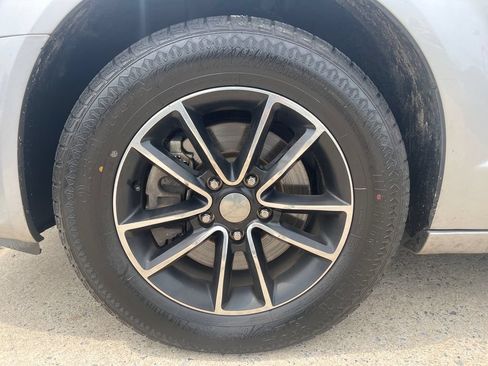Used 2018 Dodge Grand Caravan SE FWD image 9