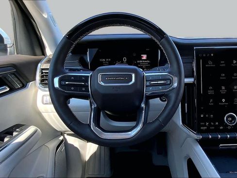 Used 2026 GMC Acadia Denali w/ Super Cruise Package FWD image 6