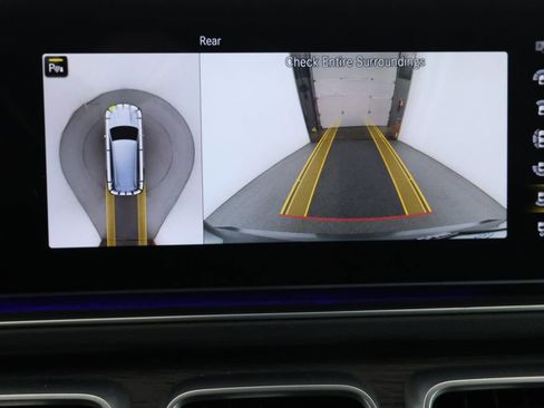 Used 2022 Mercedes-Benz GLS 450 4MATIC image 17