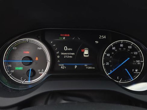 Used 2024 Toyota Venza XLE image 19