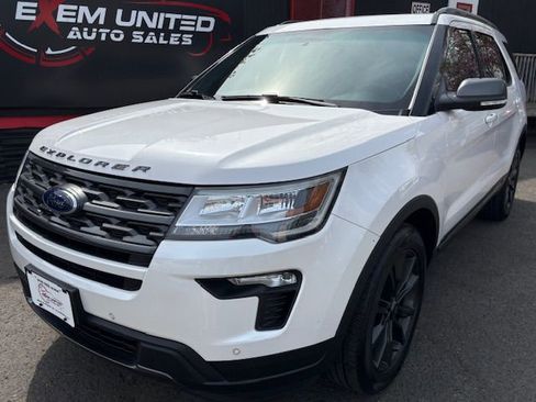 Used 2019 Ford Explorer XLT w/ Equipment Group 202A AWD/4WD image 1