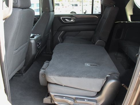 Used 2021 Chevrolet Suburban LS w/ Driver Alert Package image 34