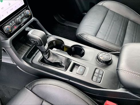 Used 2025 Ford Ranger Lariat w/ Trailer Tow Package image 19