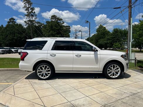 Used 2018 Ford Expedition Platinum AWD/4WD image 4