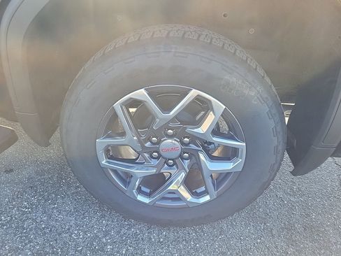 New 2026 GMC Sierra 1500 SLT w/ SLT Premium Plus Package AWD/4WD image 8