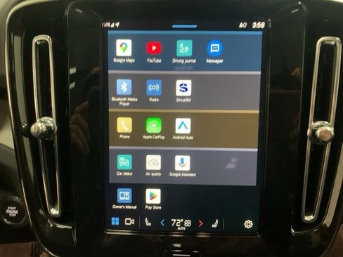 Certified 2025 Volvo XC40 B5 Plus image 18